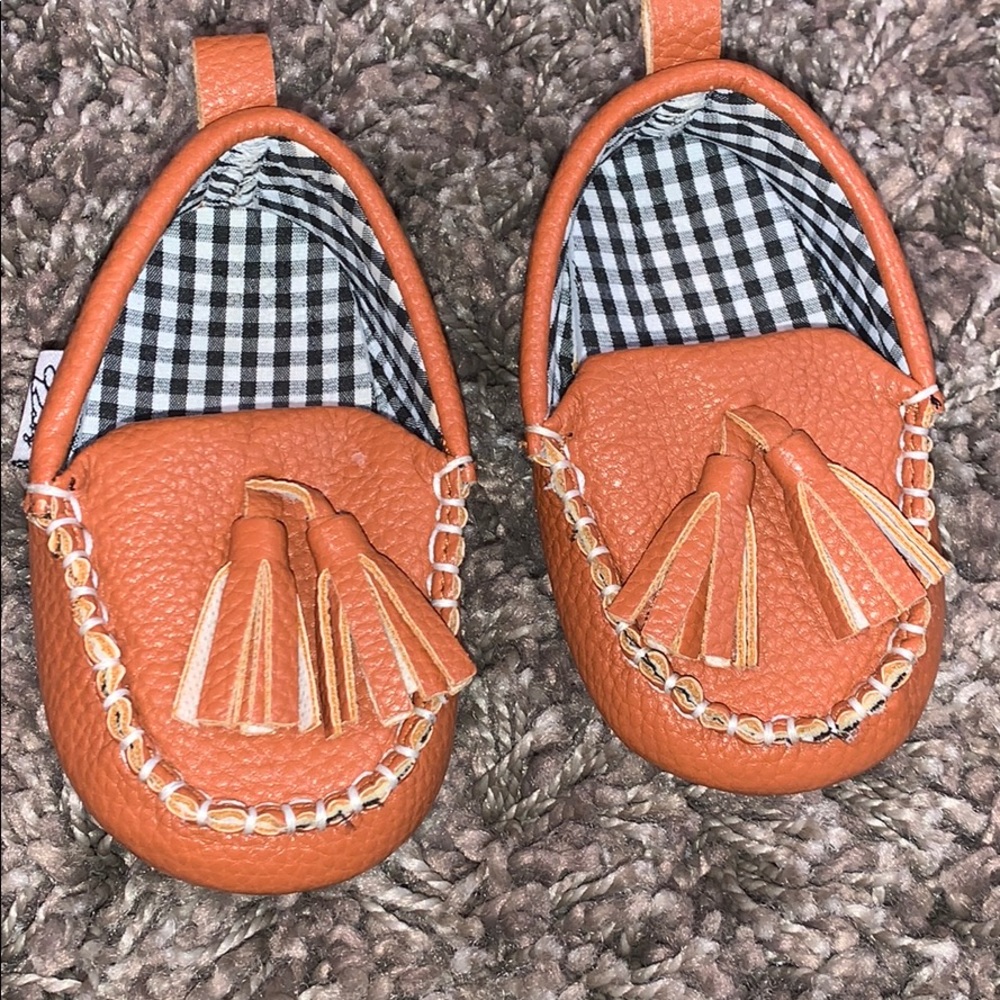 Baby moccasins Brown color with tassels